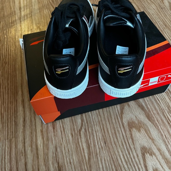 Puma CLYDE HACKED PERF TOE size 8.5 - Picture 4 of 8